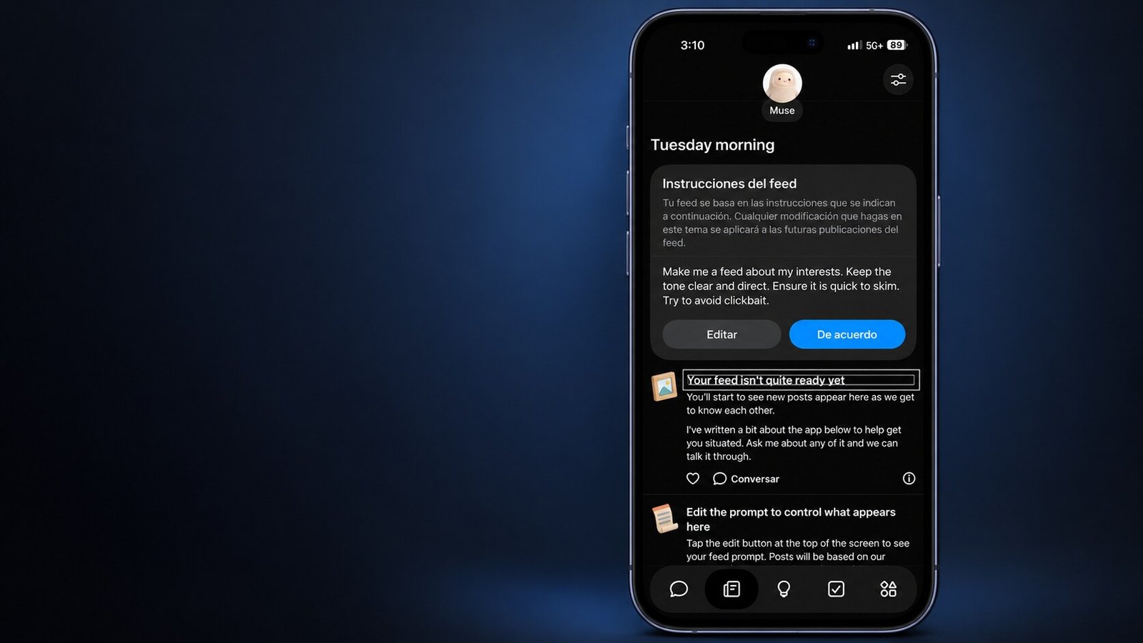Pantalla de Muse en un iPhone 15 Pro Max durante una prueba con VoiceOver; se muestran las cinco pestañas de la aplicación.